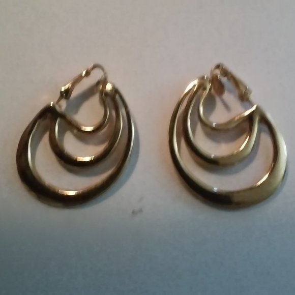 Gold Clip On Earrings1 1/2" Long 1" Wide - Picture 1 of 3